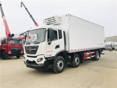 國六 東風(fēng)天錦小三軸7.7米冷藏車